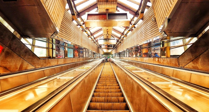 两路口皇冠大扶梯